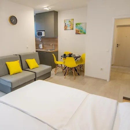 Mia - Free Parking Mostar