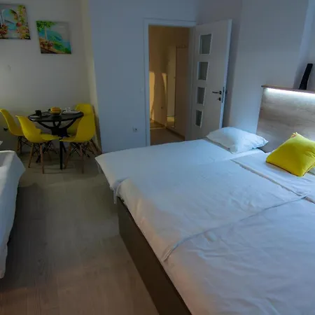 Mia - Free Parking Apartment